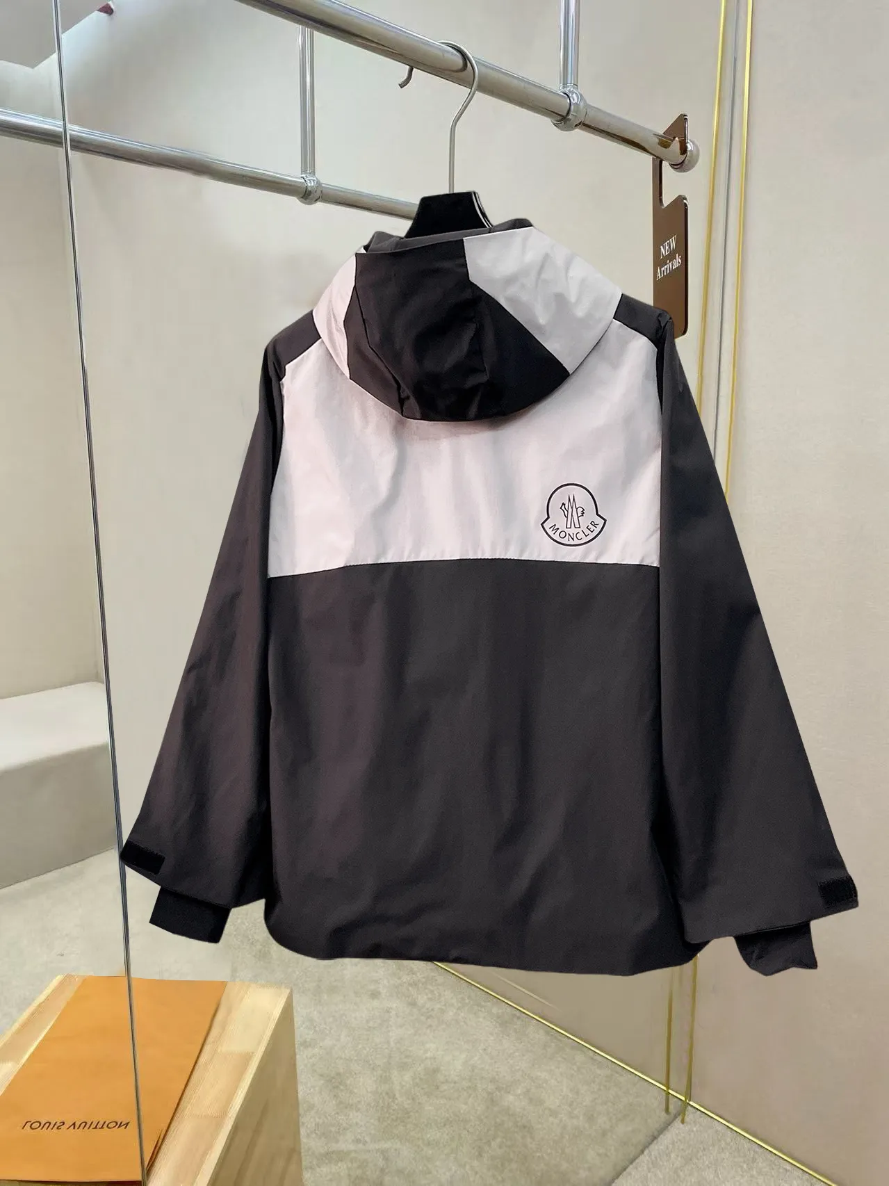 Same Style， ， 2026 New Arrival ， Original Premium Breathable ， ， ， Quality。 ， Sizes：M～3XL